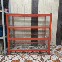 ویترین یک در یک متری در حد نو سالم و با شیشه کامل