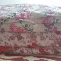 تعدادی لحاف تشک فروشی