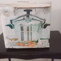 زودپز آکبند وآب نخورده ۶ونیم و۸ لیتری سب