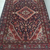 قالی دستباف قدیمی