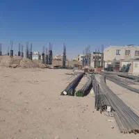 چند نفر سیم بند و قالببند