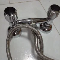 شیر توالت به همراه شیلنگ سالم تمیز