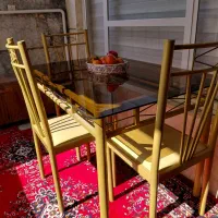 میز ناهارخوری وسه عدد صندلی