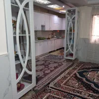 فروش فوری واحد۱۴۰متری/طبقه همکف