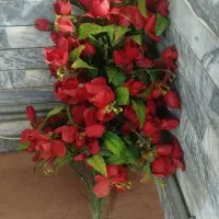 یک دسته گل مصنوعی