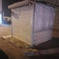 مغازه (دکه) تنقلات فروشی.