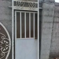 دوعدد پنجره   ۱/۶۰ در ۱/۴۰  درب ۹۰ در ۲/۷۰