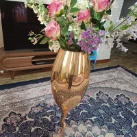 جام با ۸تا شاخه گل