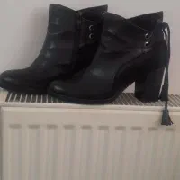 نیم بوت چرم سایز ۳۸