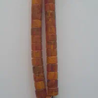 تسبیح کهربا پرچمی