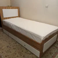 تخت یکنفره باتشک