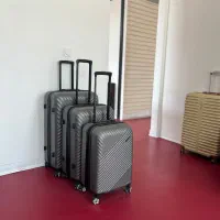 چمدان و کیف|کیف، کفش، کمربند|کهریزک, |دیوار