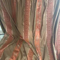 پرده با میل پرده ها ویک جفت رویه بالشت فقط ۳۰۰