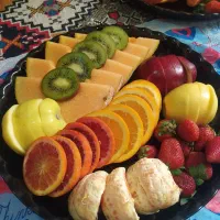 سینی میوه و مزه جهت مهمانی تولد و....|خدمات پذیرایی، مراسم|صدرا-فارس, فاز ۱|دیوار