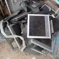 تعدادی مانیتور شکسته