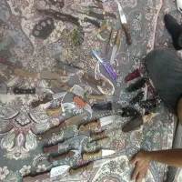 تعدادی چاقو  قدیمی حرفه ای