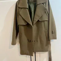 تعدادی مانتو پالتو و پاییزه