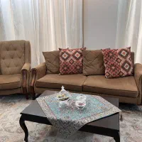 فروش فوری یک دست مبل ۷ نفره چوبی نسکافه ای