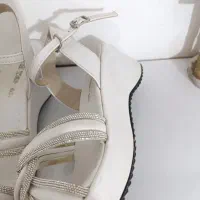 کفش مجلسی|کیف، کفش، کمربند|نیشابور, سرآب کوشک|دیوار