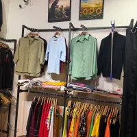 رگال دیواری کل مغازه با ویترین و مانکن فایبرگلاس