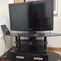 میز تلوزیون و تلوزیون