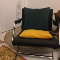 صندلی تکی  تمام چرم حصیری مشکی پایه استیل در حد نو|صندلی و نیمکت|کیش, |دیوار