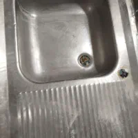 سینگ|آب‌چکان و نظم‌دهنده ظروف|مشهد, هفت تیر (نه دره)|دیوار