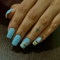 کاشت ناخن تخفیفی|خدمات آرایشگری و زیبایی|رشت, معلم|دیوار