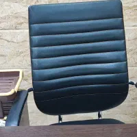 میز ، صندلی ، و ست اداری|دفتر کار|اندیشه, اندیشه فاز ۱|دیوار