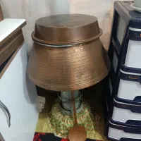 تعدادی ظرف مسی و دکوری