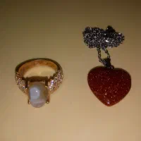 انگشتر و گردنبند