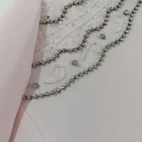 تعدادی لباس|لباس|شاندیز, |دیوار