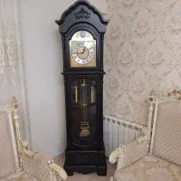 ساعت کنار سالنی