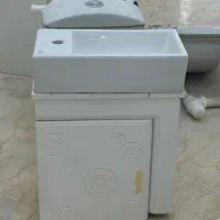 توالت فرنگی و‌روشویی