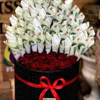 باکس گل رمانی با تزیین پول برا روز مادر|گل مصنوعی|ورامین, ورامین|دیوار