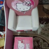 میز تحریر و مبل و جلو مبلی کودک درحد نو|اسباب و اثاث بچه|زهک, |دیوار