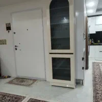 بوفه یا ویترین هایگلاس شاین  نو با شیشه های رنگی