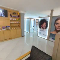 استخدام نیرو جوان و خلاق در کلینیک زیبایی