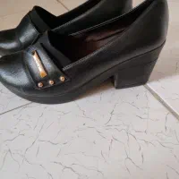 کفش زنانه چرم طبی در حد نو