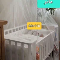 تخت کنار مادر