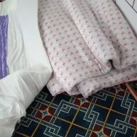 دوعدد تشک و دو عدد بالش و دو عدد لحاف