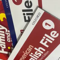 مدرس زبان انگلیسی به صورت مجازی