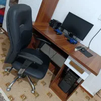 کامپیوتر و تمام لوازم