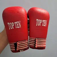 دستکش وکمربند کاراته