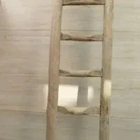 نردبان چوبی
