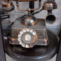 تلفن قدیمی و انتیک