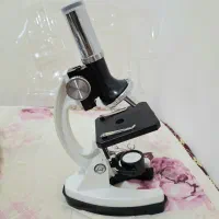میکروسکوپ دانش آموزی