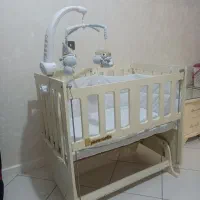 تخت متحرک نوزاد مناسب تا 2سالگی و 15کیلو|تخت و صندلی بچه|تهران, گیشا|دیوار