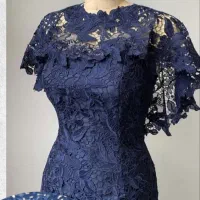 ملکه مجلس باش|لباس|ملکان, |دیوار