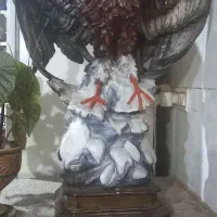 مجسمه عقاب